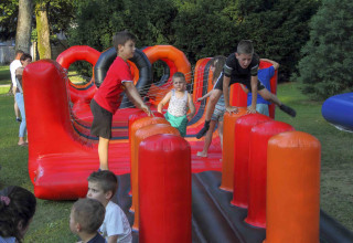 GRADSKI PARK Od srijede, 17. lipnja, do nedjelje, 21. lipnja, gradski park postaje veliki zabavni park s brojnim zabavnim sadržajima za djecu! Ne propustite!