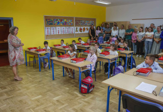 POZIV RODITELJIMA UČENIKA OD 2. DO 8. RAZREDA! Podnesite Gradu zahtjev za nadoknadu troškova za radne bilježnice i mape (od 48 € i 88 € do 124 €)
