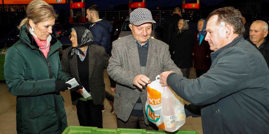 darovi za starije2-111218.jpg