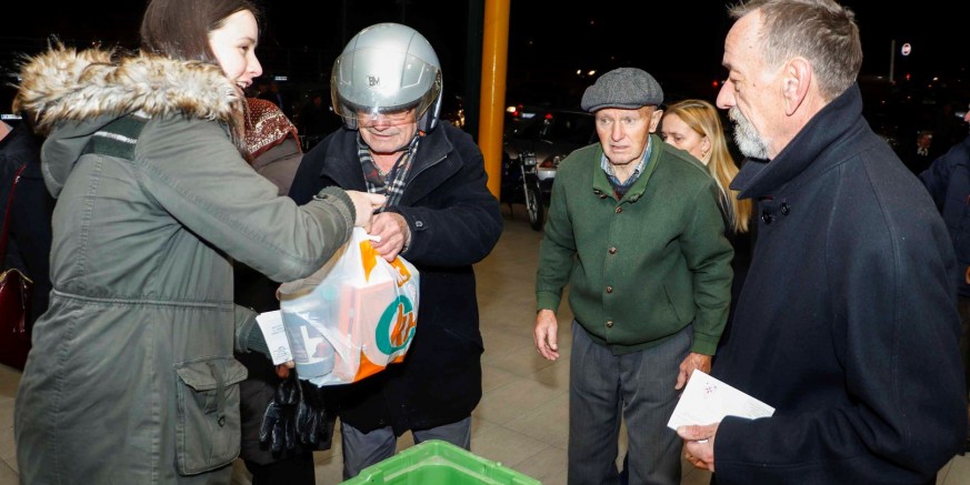 darovi za starije12-111218.jpg