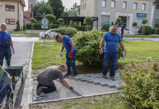 NA ZELENOJ POVRŠINI U NAZOROVOJ ULICI Danas završava uređenje parkovnih stazica