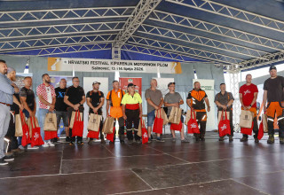 SALINOVEC Otvoren 11. hrvatski festival kiparenja motornom pilom; sudjeluje 13 umjetnika iz Slovačke, Slovenije i Hrvatske