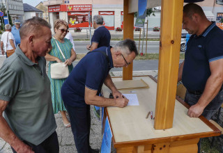 POTPISIVANJE PETICIJE Danas na gradskoj špici velika podrška građana protiv eksploatacije Tužanskešume
