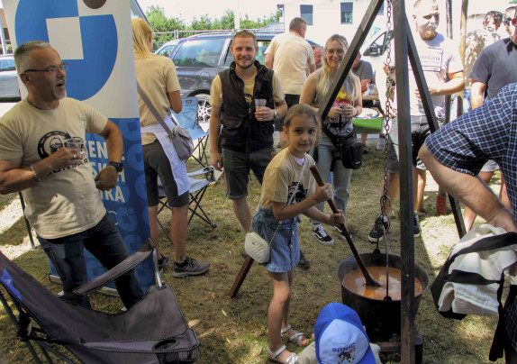 OBAVIJEST GRADA IVANCA Zbog nezapamćeno velikog broja prijava i popunjenih prostornih kapaciteta, zatvorene prijave za Ivanečki kotlić; prijavljene 72 ekipe!