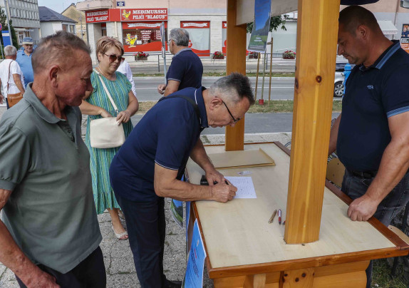 POTPISIVANJE PETICIJE Danas na gradskoj špici velika podrška građana protiv eksploatacije Tužanskešume