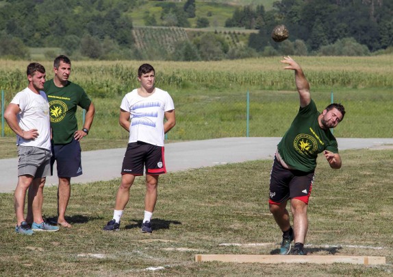 33. seoske igre starih sportova u Salinovcu