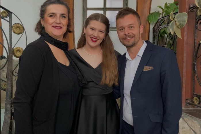 EVA PONOVNO ODUŠEVLJAVA Mlada ivanečka sopranistica prva na međunarodnom festivalu u Bijeljini!