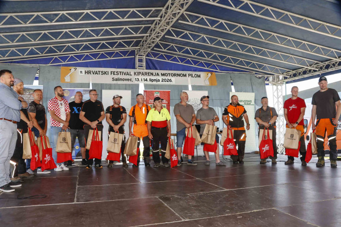 SALINOVEC Otvoren 11. hrvatski festival kiparenja motornom pilom; sudjeluje 13 umjetnika iz Slovačke, Slovenije i Hrvatske