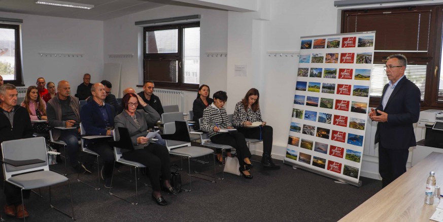 POSLOVNI KLUB IVANEC Velik interes poduzetnika za aktualnu problematiku vezanu uz poremećaje na tržištu energenata i opskrbu plinom