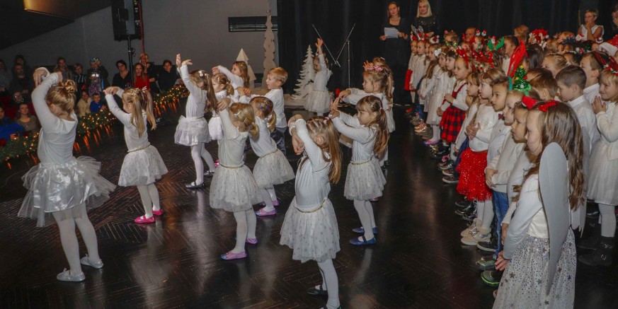 Održan božićni koncert Dječjeg vrtića Ivančice i područnog odjela Radovan „Da sam ja netko…“