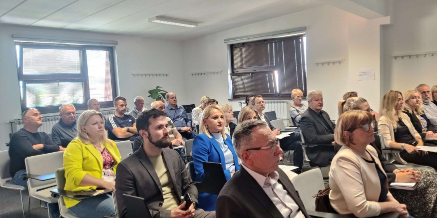TEMATSKI SASTANAK POSLOVNOG KLUBA IVANEC Mogućnosti zapošljavanja mladih, teško zapošljivih osoba