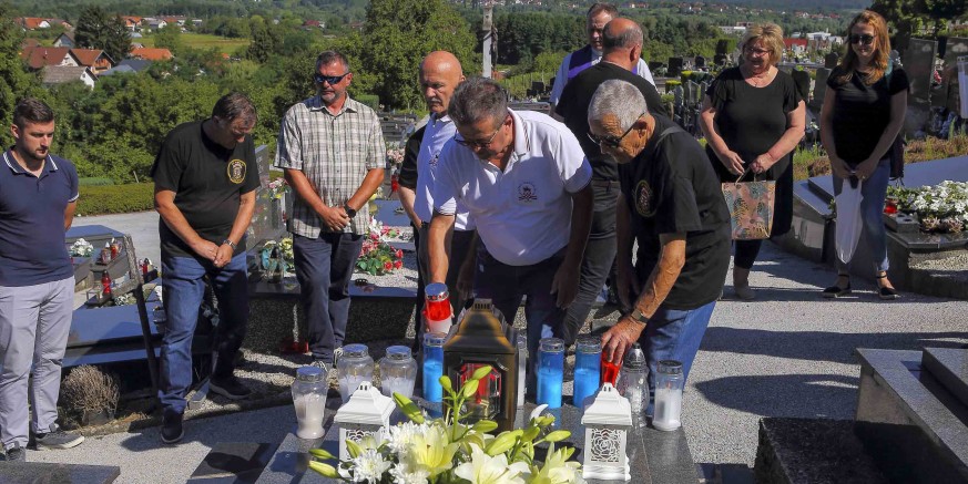Odana počast ivanečkom branitelju Željku Putaru – Grdaku, pripadniku 2. GBR Gromovi