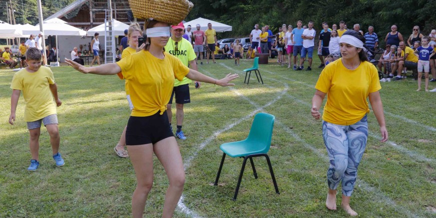 STAŽNJEVEČKI SUSRETI Pobjednički pehar ekipi Na malenom brijegu
