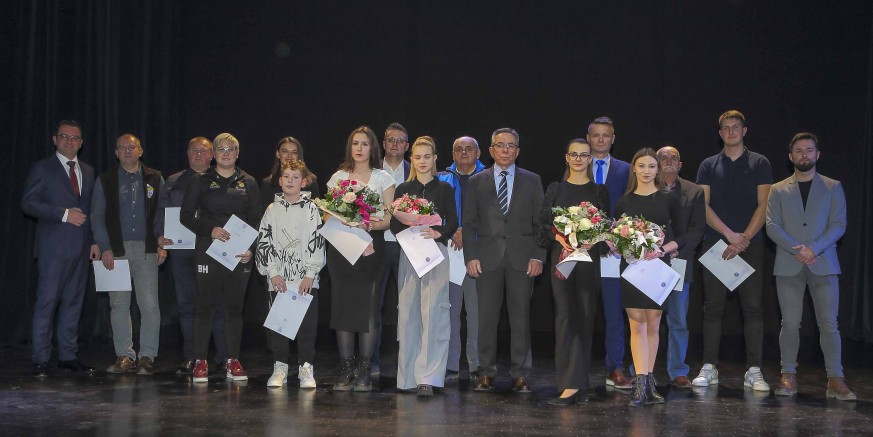 PRIJAM GRADONAČELNIKA Dodijeljene novčane nagrade sportašima, klubovima i DŠR-ovima koji su svojim uspjesima na poseban način obilježili 2023.