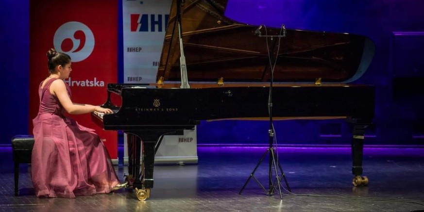 NA KONCERTU MLADI ZA MLADE 13-godišnja Ivančanka Nika Šincek sjajna u Koncertnoj dvorani Vatroslav Lisinski
