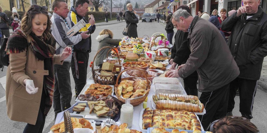 JESEN U IVANCU Dođite u subotu, 19. listopada, u gradski park Ivanec i uživajte u raskošnoj ponudi svega onoga što nudi bogata jesen u ivanečkome kraju!