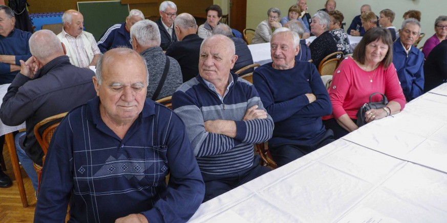 GRADONAČELNIK M. BATINIĆ Umirovljenicima s mirovinama od 600 eura i manje u prosincu božićnice u iznosu od 40 do 90 eura