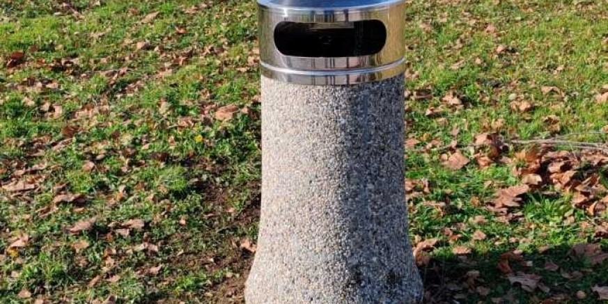 URBANO UREĐENJE IVANEČKIH ULICA  Stare, dotrajale koševe zamjenjuju moderni betonski koševi za otpad