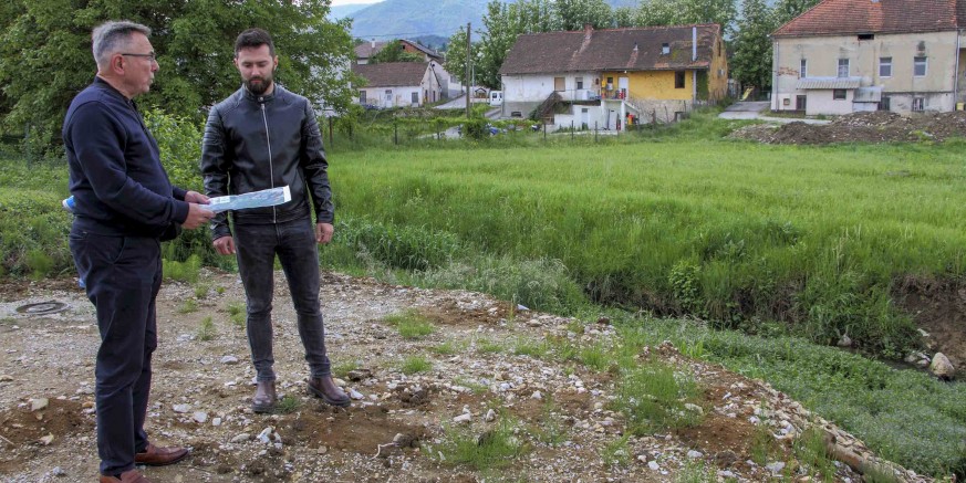 PRIPREME ZA GRADNJU MOSTA PREKO BISTRICE U RADIĆEVOJ ULICI Gradnjom mosta i novog odvojka, otvara se spoj Radićeva-Gajeva i nova građevinska zona