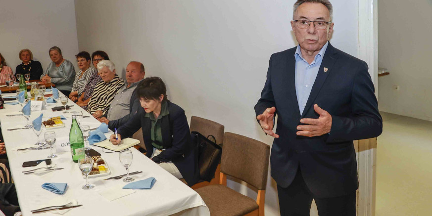 SKUPŠTINA UDRUGE UMIROVLJENIKA MARGEČAN Mirovine ne prate poskupljenja i inflaciju i srozavaju umirovljenike na razinu socijale
