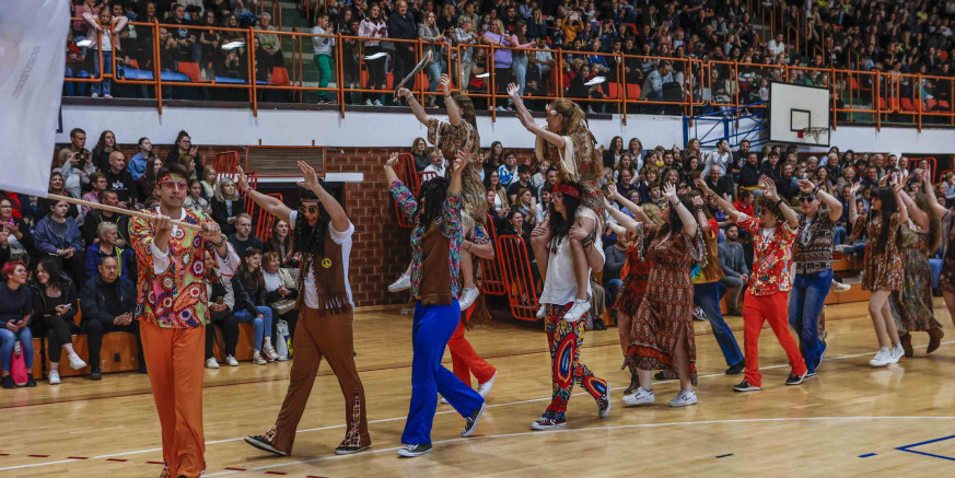 OPROŠTAJ MATURANATA OD SREDNJE ŠKOLE IVANEC U petak, 22. svibnja, mimohod ivanečkim ulicama i plesno-scenski program u sportskoj dvorani