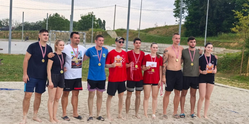 NASLOVNA-FOTO 2_Odbojka.jpg