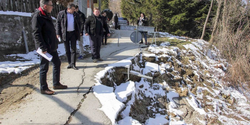Gradonačelnik M. Batinić u obilasku klizišta: Prve procjene – šteta blizu 6 mil. kuna!