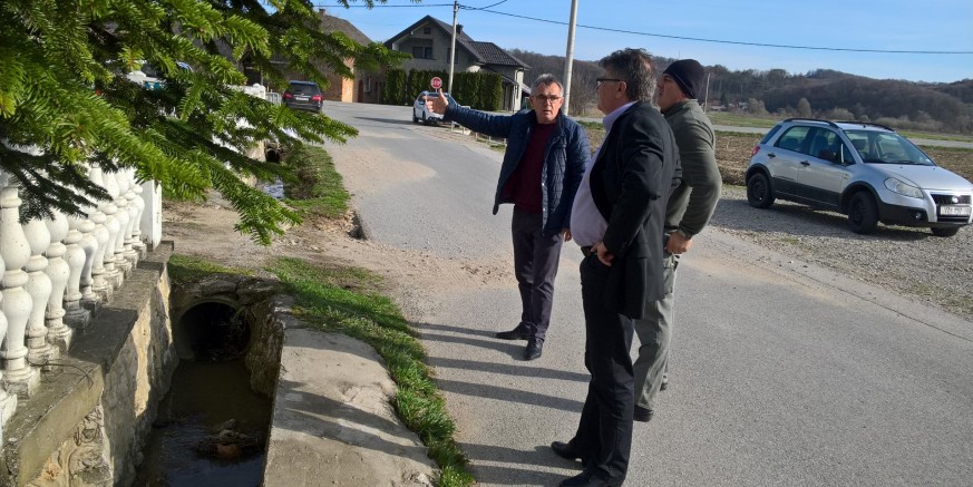 Predstavnici Grada Ivanca i mjesnih odbora obišli kritična poplavna mjesta u istočnim gradskim naseljima