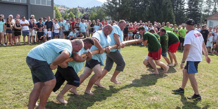 U Salinovcu održane 34. seoske igre starih sportova: Pobjedu slavili domaćini