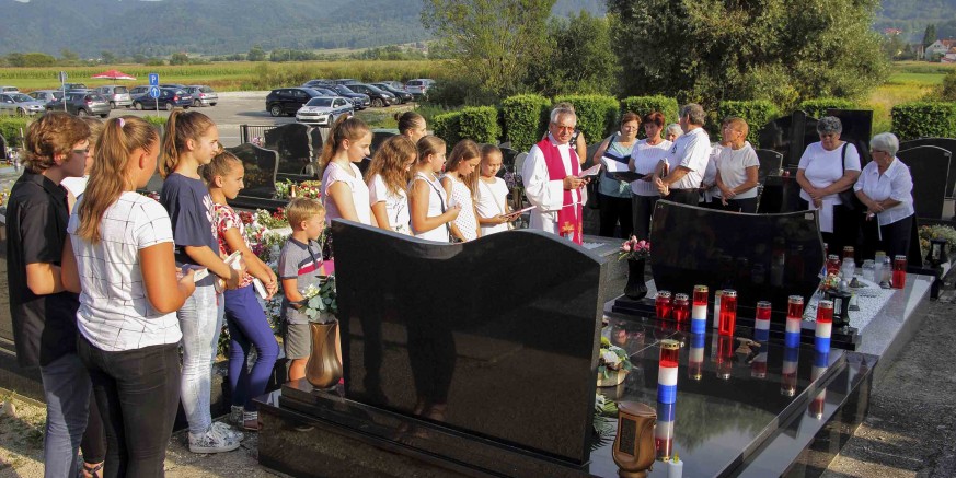 svijece za branitelje-margecan-080818.jpg