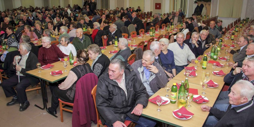 Grad Ivanec u utorak, 11. prosinca, priređuje božićno darivanje za 920 najstarijih građana
