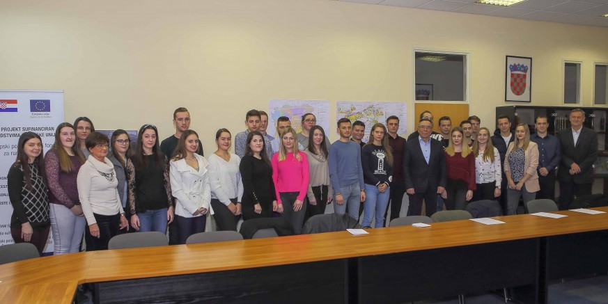STIPENDIJE Gradskim stipendistima dodijeljene stipendije za akademsku godinu 2019./2020.