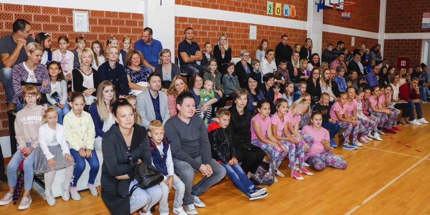 RODITELJI PRVAŠIĆA! Dostavite podatke Gradu Ivancu za isplatu 700 kn potpore za opremanje đaka-prvaka