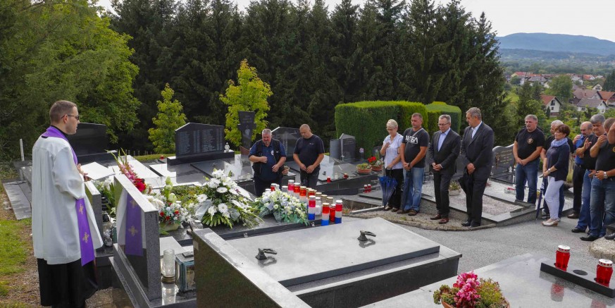 Odana počast poginulom heroju Domovinskog rata Željku Putaru - Grdaku