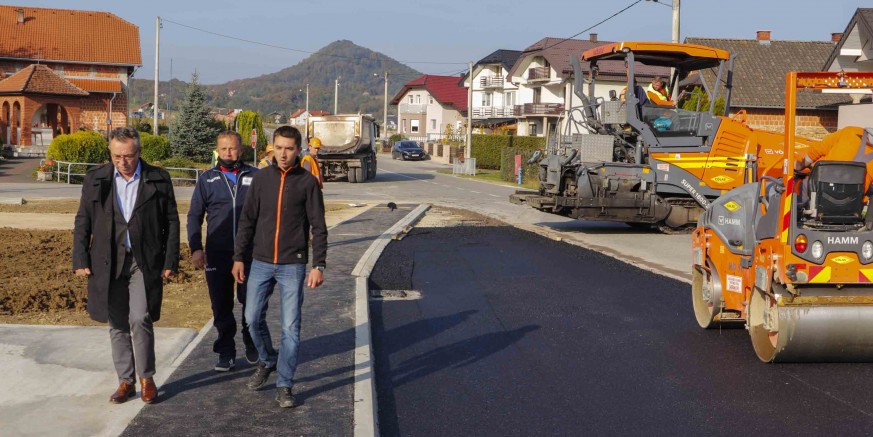 Asfaltirano je novoizgrađeno autobusno stajalište u Seljancu, radovi vrijedni 290.000 kuna