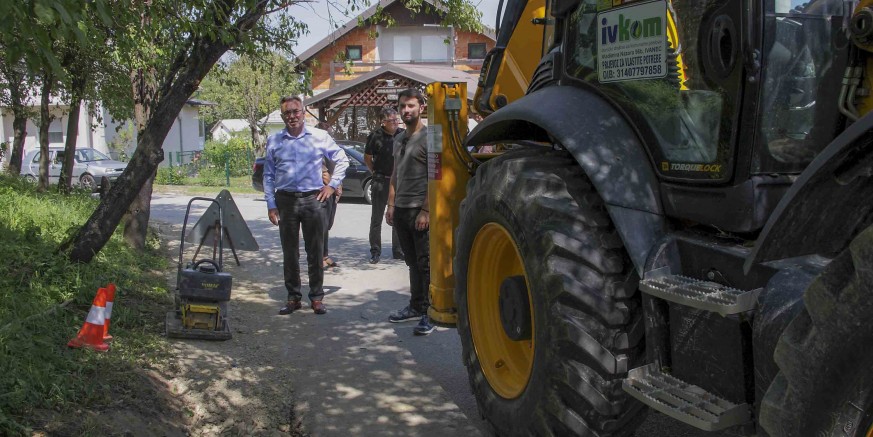 VINOGRADSKA UL. Započeli radovi na oborinskoj odvodnji, slijede radovi u Bistrici, Rajterovoj i Matoševoj ul.