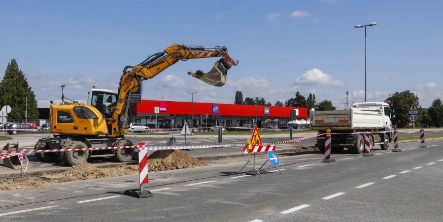 RADOVI NA OBILAZNICI Radi buduće nove regulacijeprometa kod Spara i Lidla, prema uvjetima HC-a