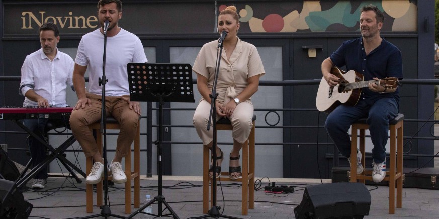 ADVENT Sutra u 19.30 sati na Adventu u gradskom parku koncert Ante Gelo Banda