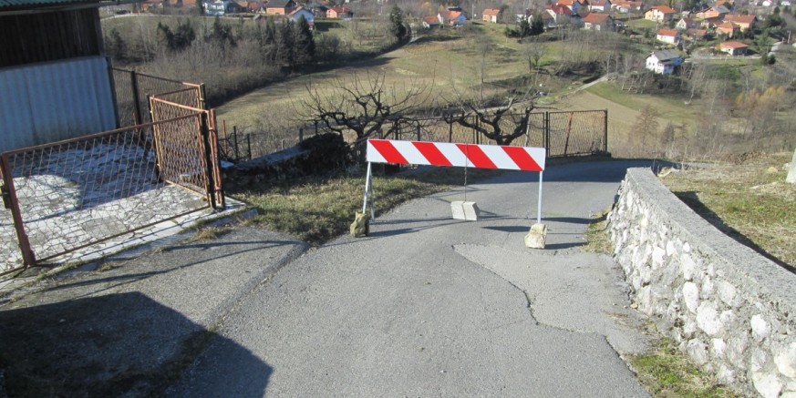 OBAVIJEST GRAĐANIMA Zbog klizišta zatvoren promet na dijelu Ulice Hrastiće u Ivancu