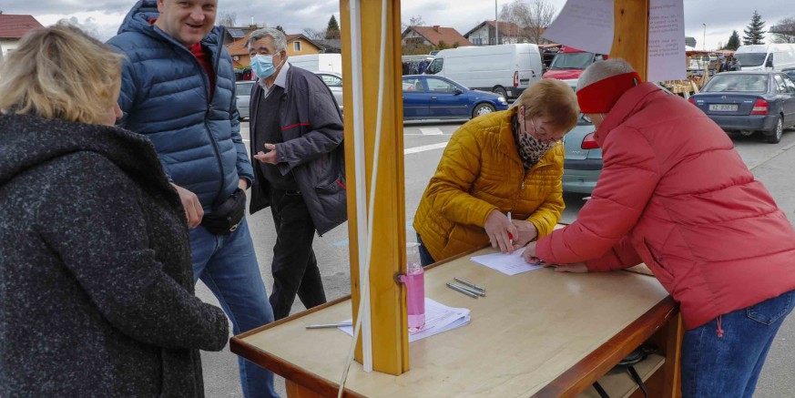 PROTIV PRIPAJANJA VARKOMU, PROTIV TUĐEG SMEĆA U četiri sata peticiju potpisalo gotovo 1.000 građana!