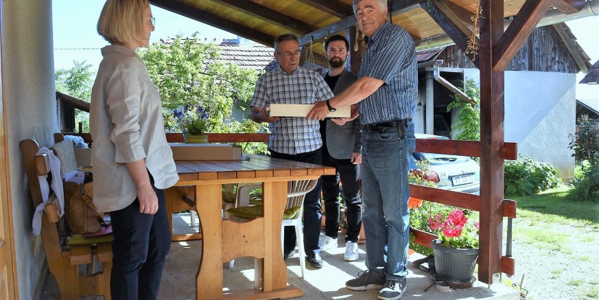 POMOĆ GRADA IVANCA PČELARIMA Na korištenje predana prva od ukupno četiri pčelarske vage