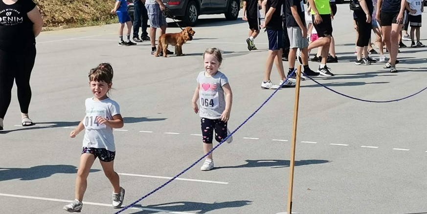 LJETO U IVANCU Proteklog vikenda održana jubilarna 10. dječja utrka Trčanje je radost
