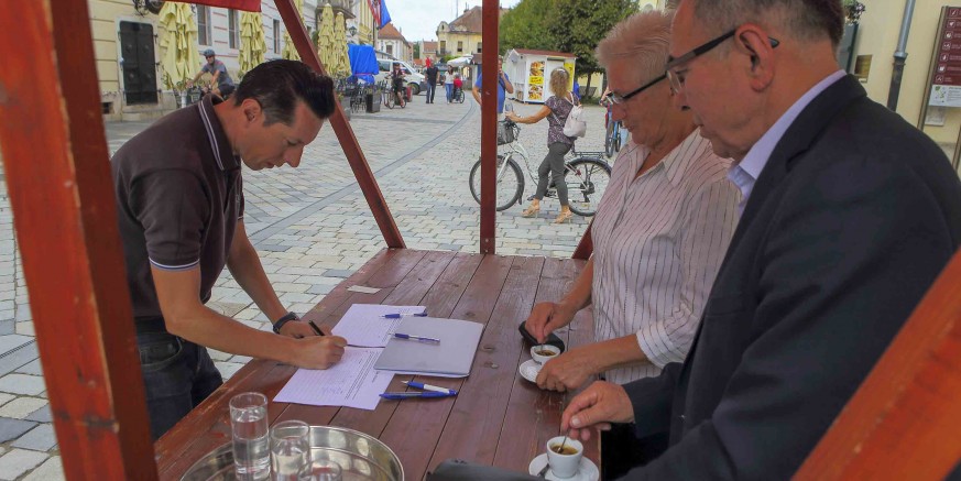 I VARAŽDINCI PROTIV KAMENOLOMA Od danas do nedjelje peticija protiv kamenoloma potpisuje se i u Varaždinu